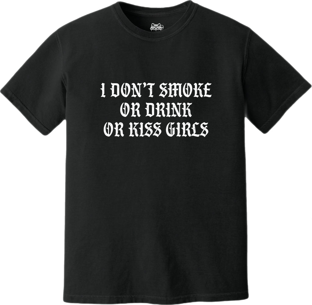 I DON'T KISS GIRLS TEE - BLACK